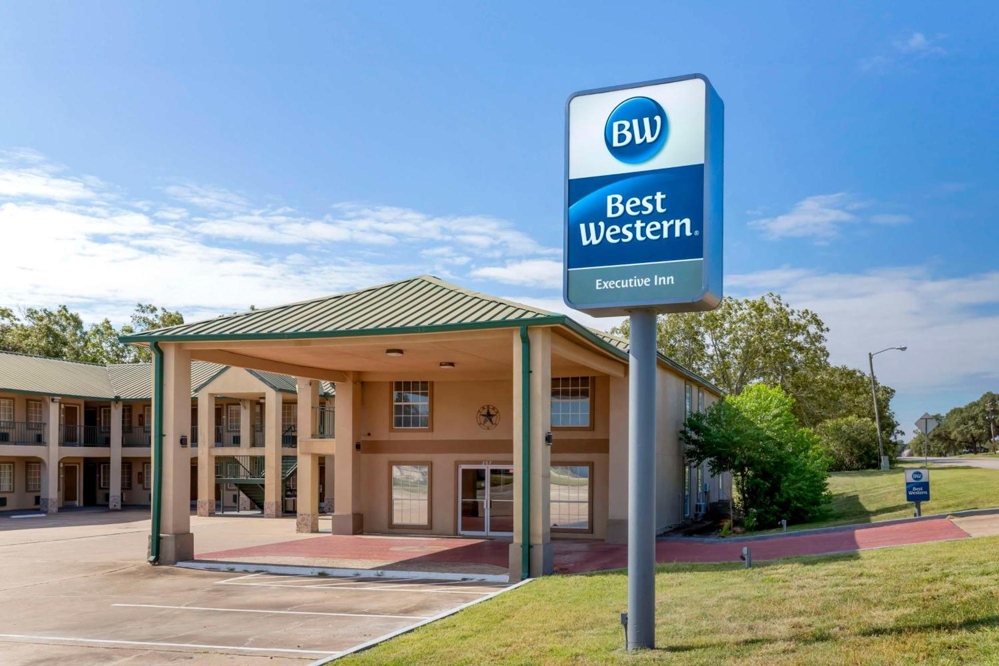 ベストウェスタン エグゼクティブ イン Hallettsville エクステリア 写真